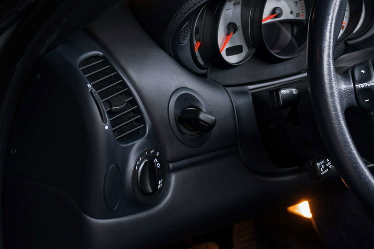 Porsche 996 Carrera 4