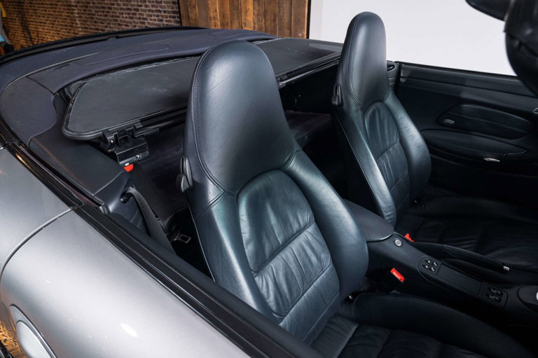 Porsche 996 Carrera 4
