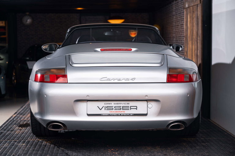 Porsche 996 Carrera 4