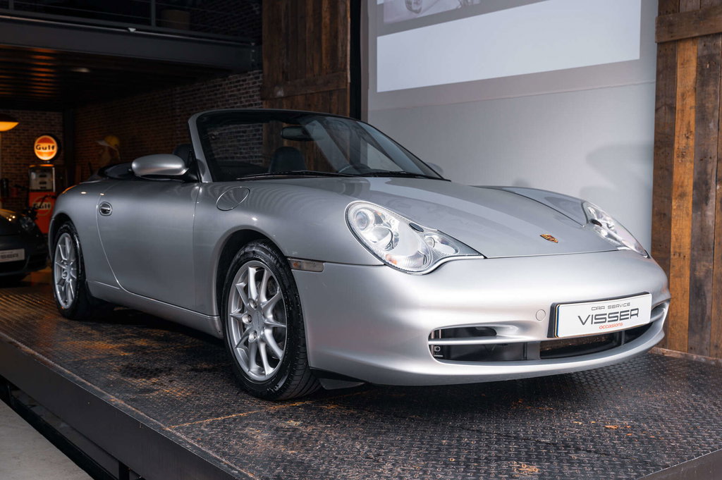 Porsche 996 Carrera 4