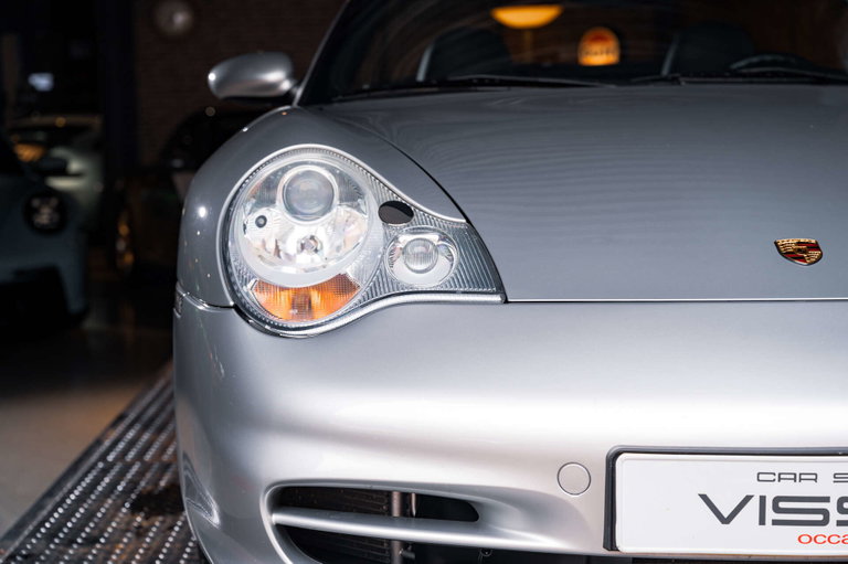 Porsche 996 Carrera 4