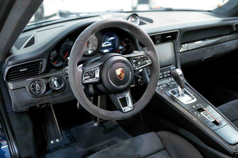 Porsche 991.2 Carrera GTS