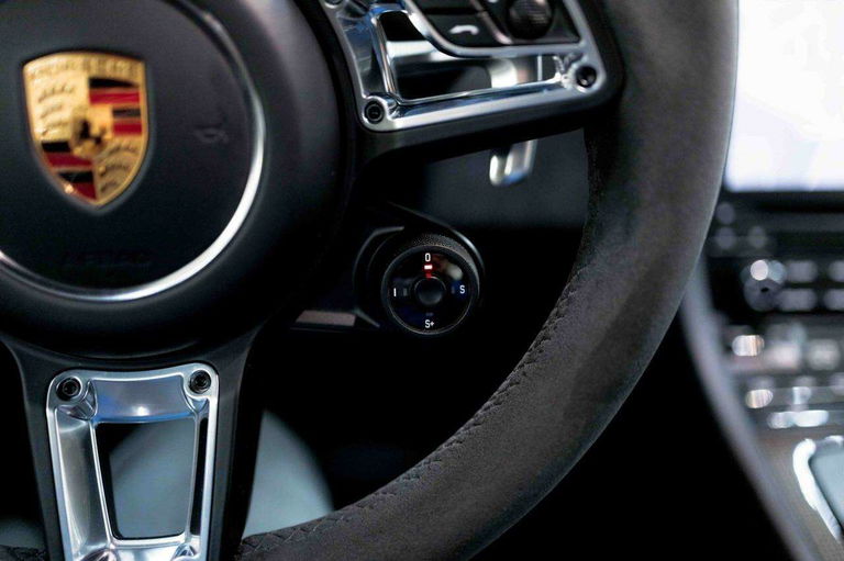 Porsche 991.2 Carrera GTS