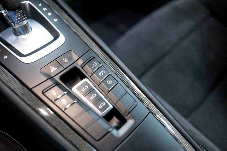 Porsche 991.2 Carrera GTS