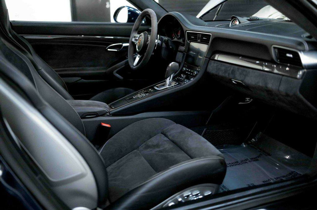 Porsche 991.2 Carrera GTS