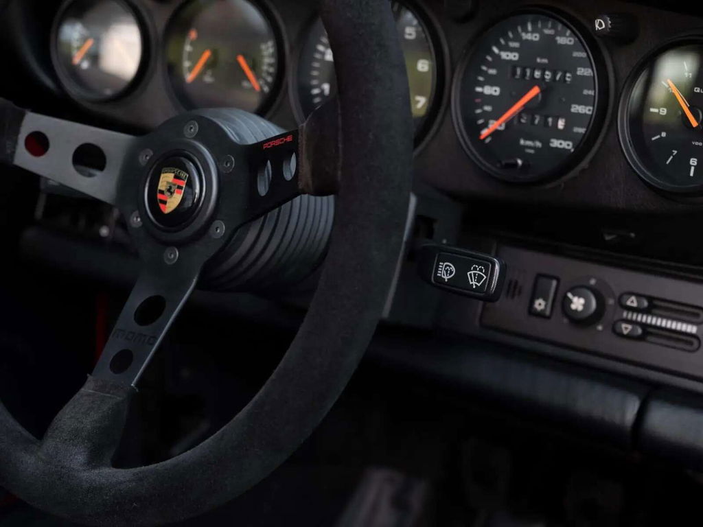 Porsche 964 Carrera 2 Speedster