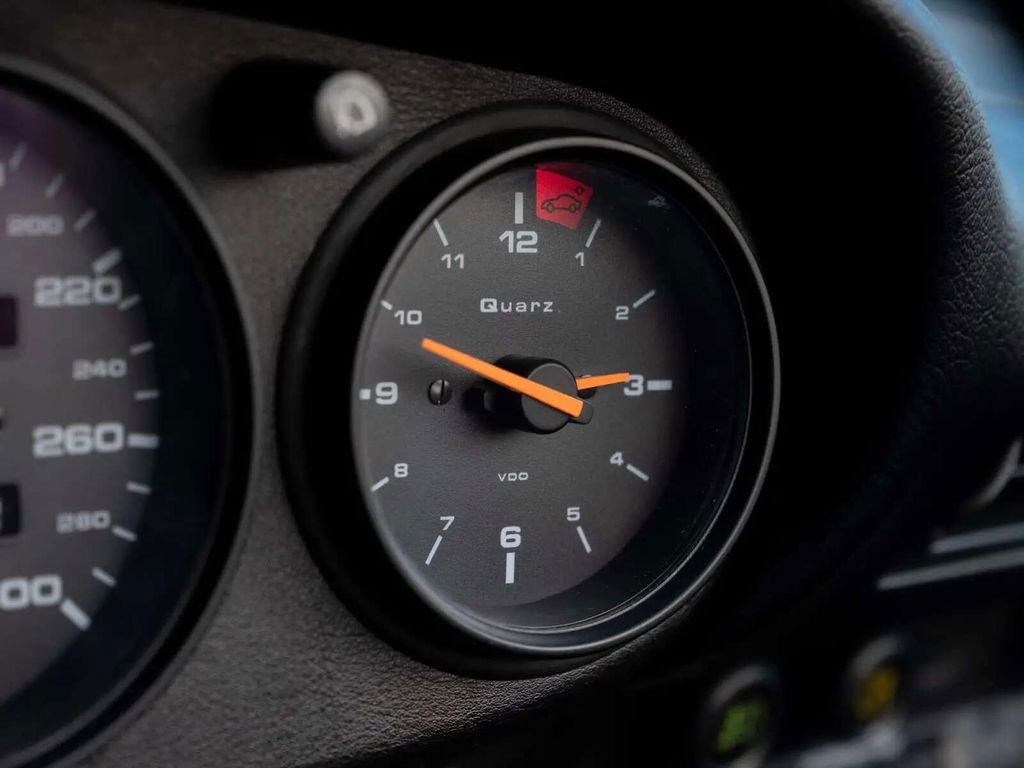 Porsche 964 Carrera 2 Speedster