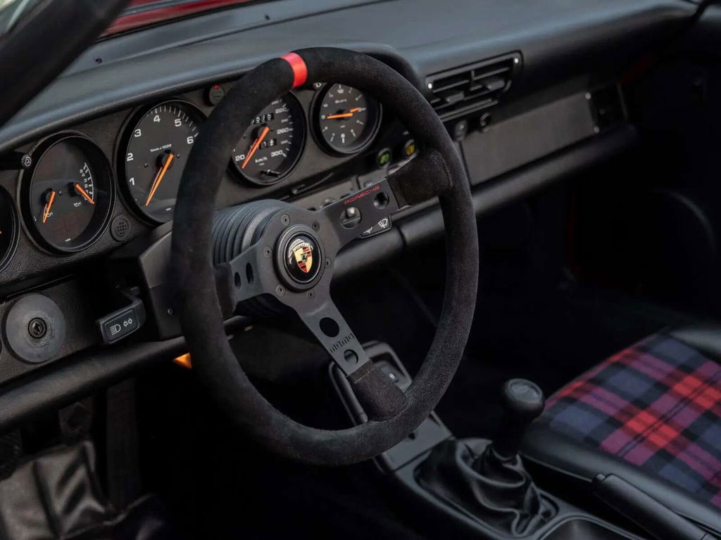 Porsche 964 Carrera 2 Speedster