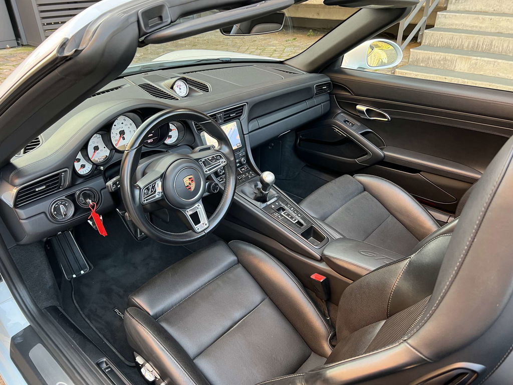 Porsche 991.2 Carrera GTS