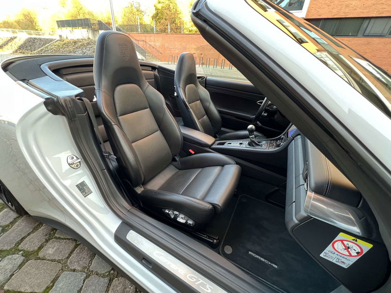 Porsche 991.2 Carrera GTS