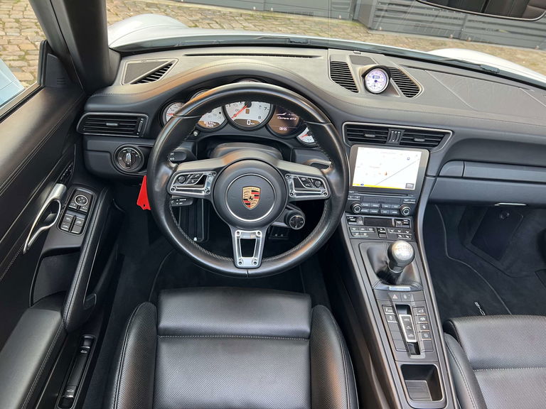 Porsche 991.2 Carrera GTS