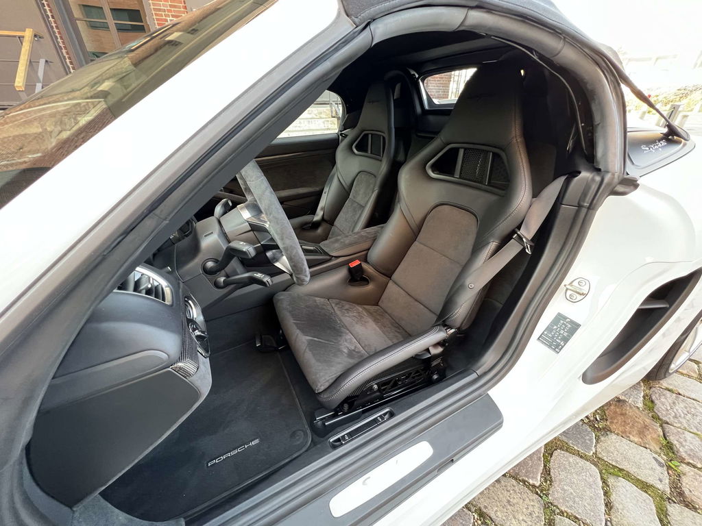 Porsche 981 Boxster Spyder