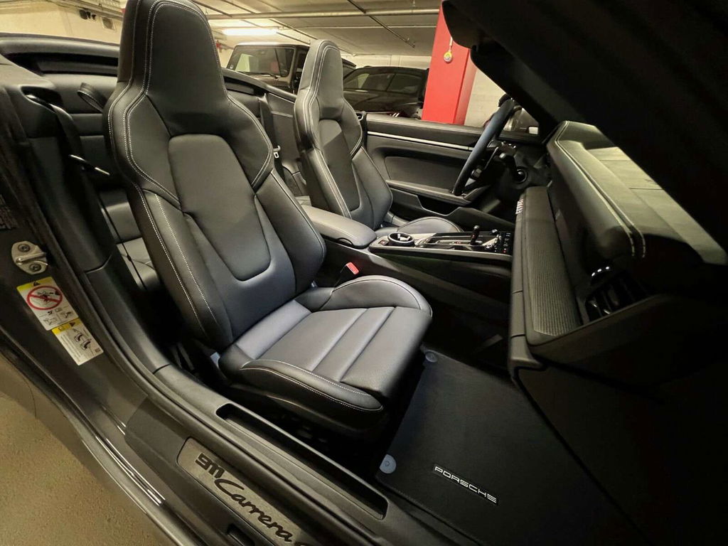 Porsche 992 Carrera 4 GTS