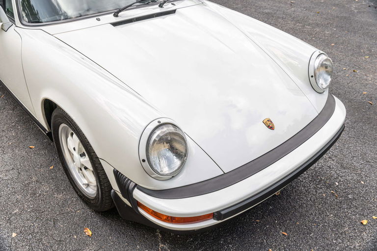 Porsche 911 Carrera 3.2 (US)