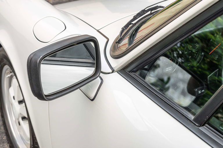 Porsche 911 Carrera 3.2 (US)