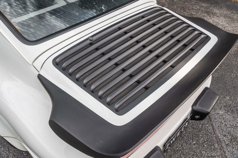 Porsche 911 Carrera 3.2 (US)