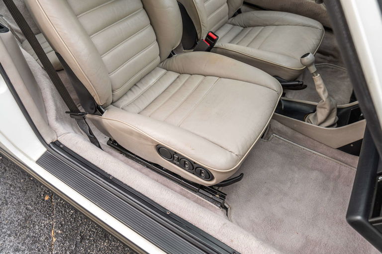Porsche 911 Carrera 3.2 (US)