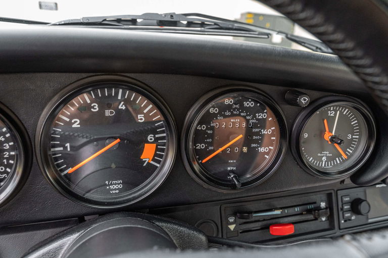 Porsche 911 Carrera 3.2 (US)