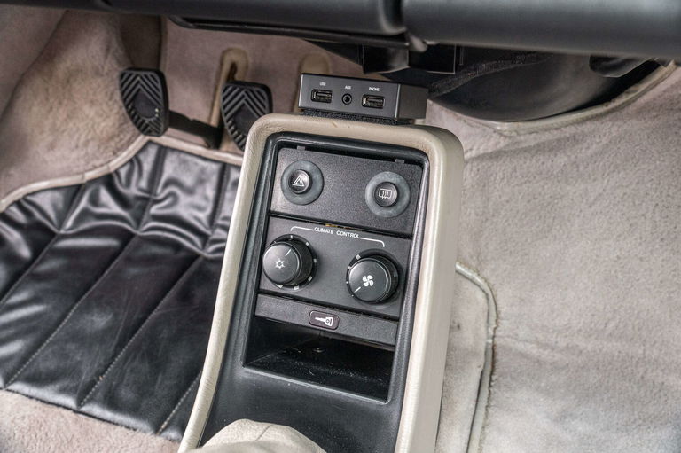 Porsche 911 Carrera 3.2 (US)