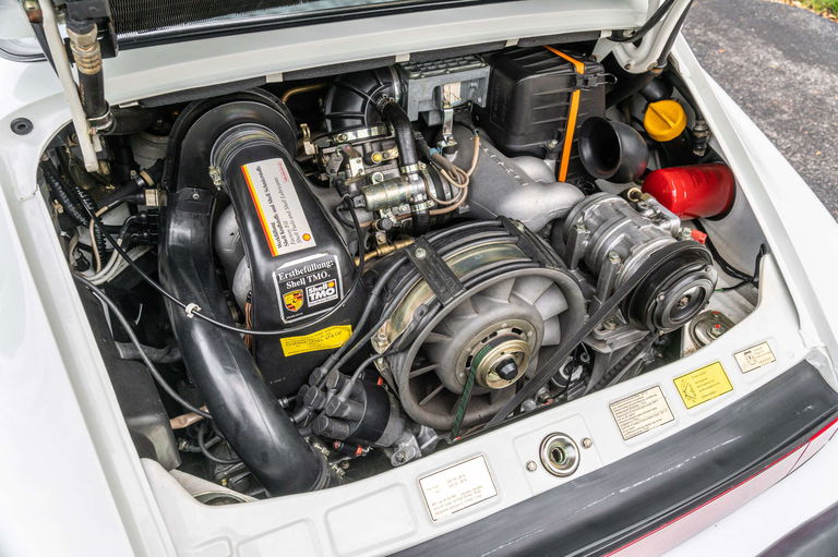 Porsche 911 Carrera 3.2 (US)