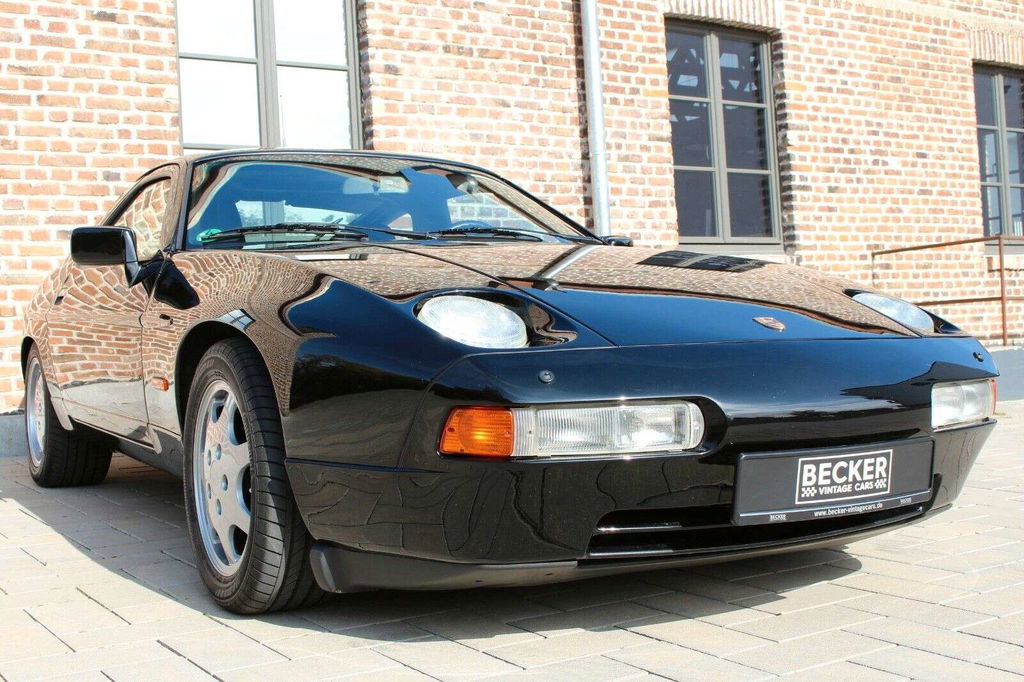 Porsche 928 S4