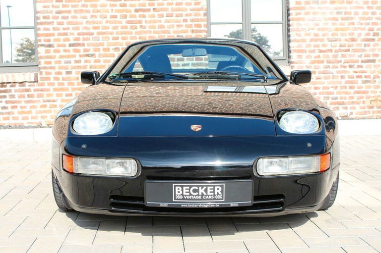 Porsche 928 S4