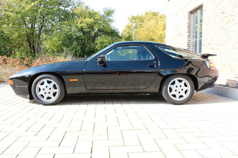 Porsche 928 S4