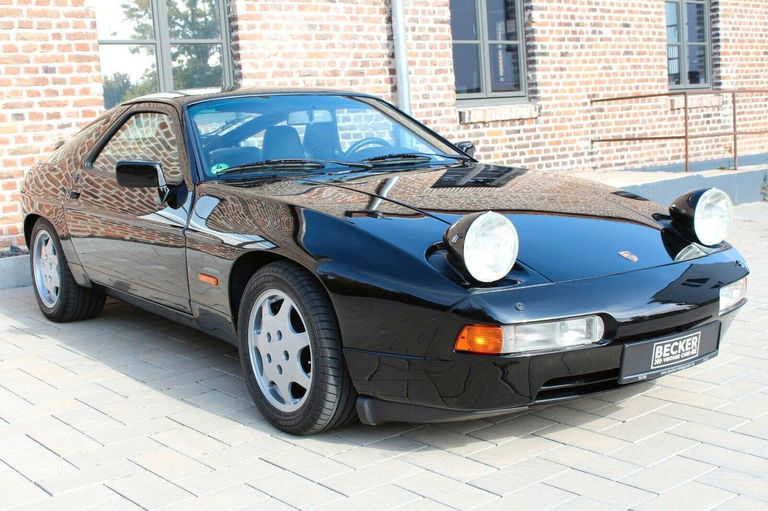 Porsche 928 S4