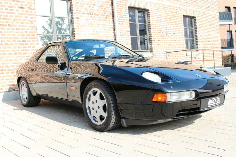 Porsche 928 S4