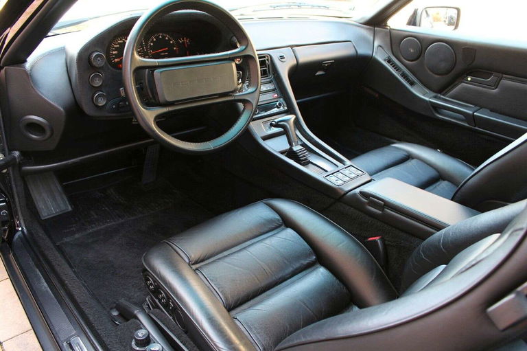Porsche 928 S4