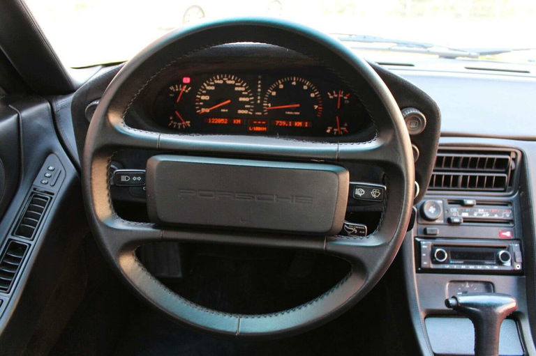 Porsche 928 S4