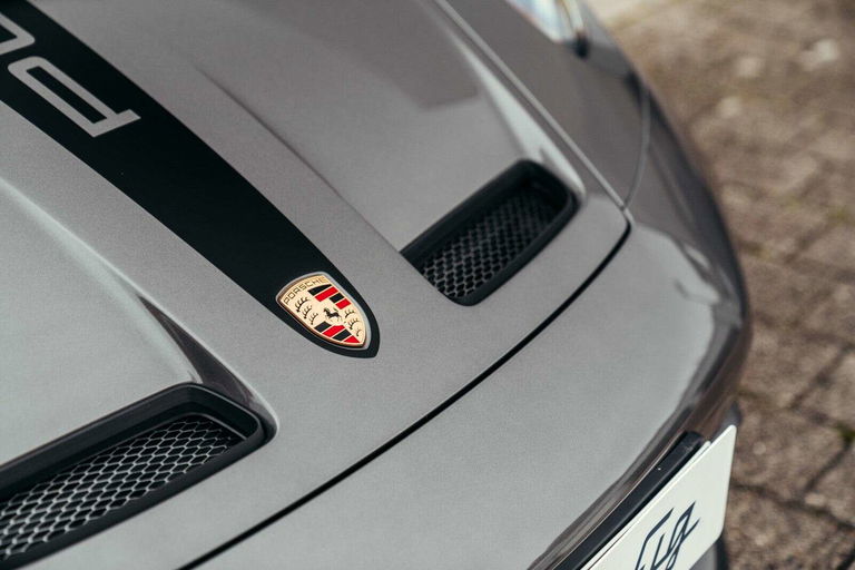 Porsche 992 GT3 Touring