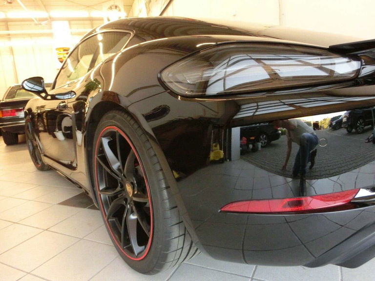 Porsche 718 Cayman GTS