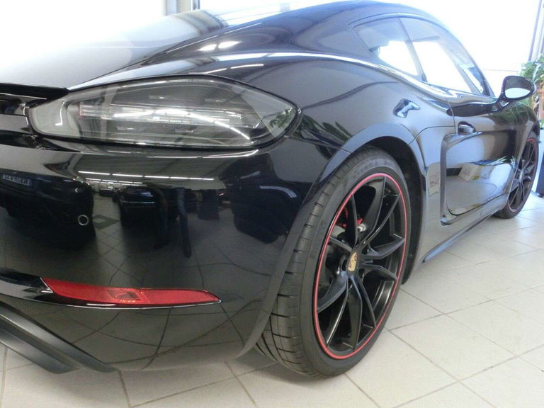 Porsche 718 Cayman GTS