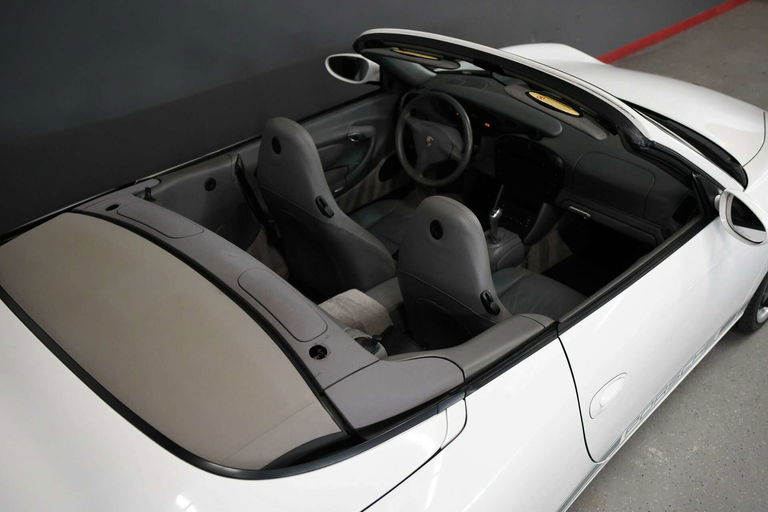 Porsche 996 Carrera 4