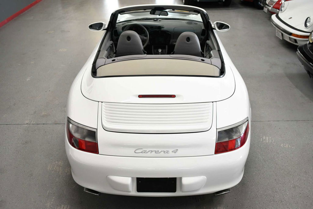 Porsche 996 Carrera 4