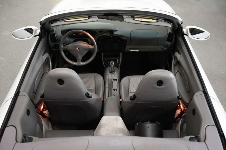 Porsche 996 Carrera 4