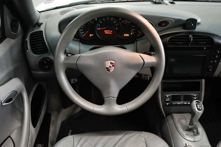 Porsche 996 Carrera 4