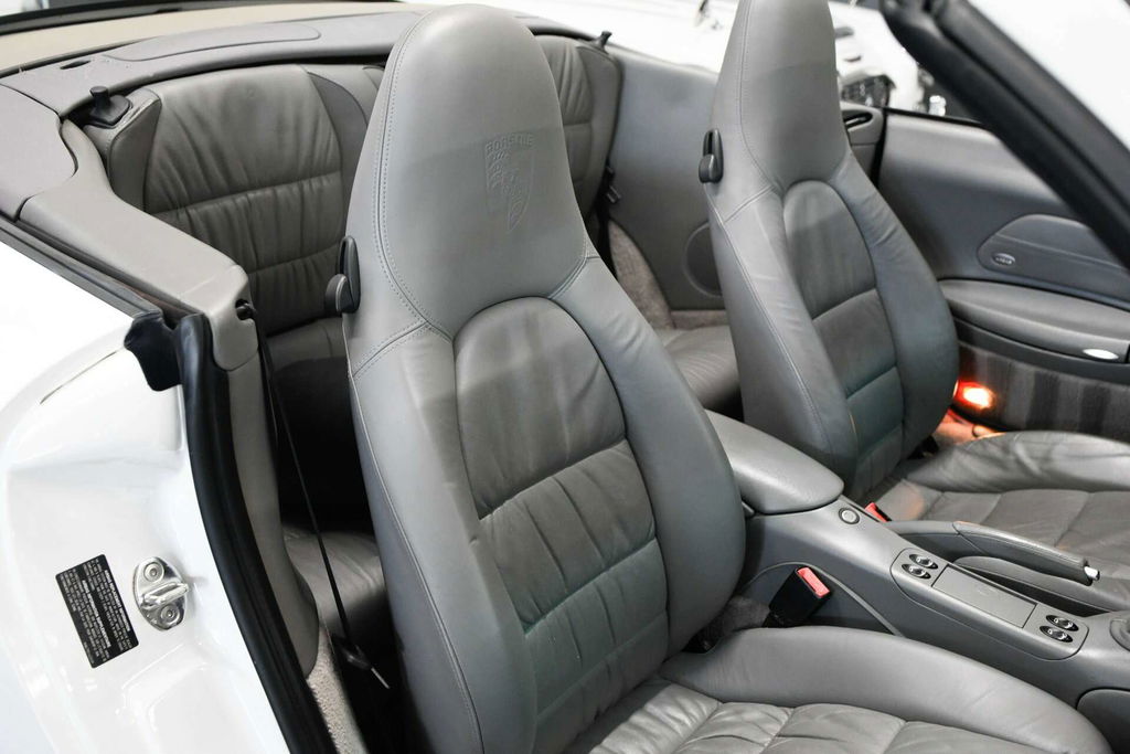 Porsche 996 Carrera 4