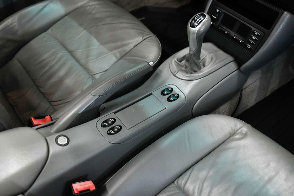 Porsche 996 Carrera 4