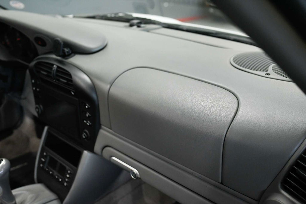 Porsche 996 Carrera 4