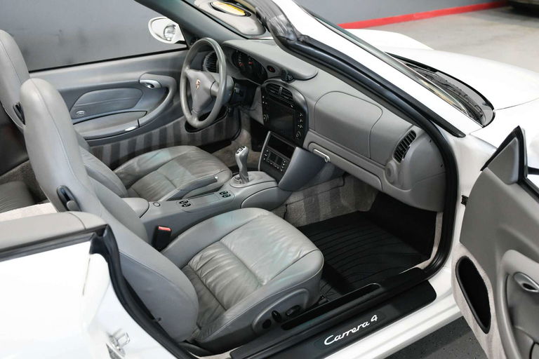 Porsche 996 Carrera 4