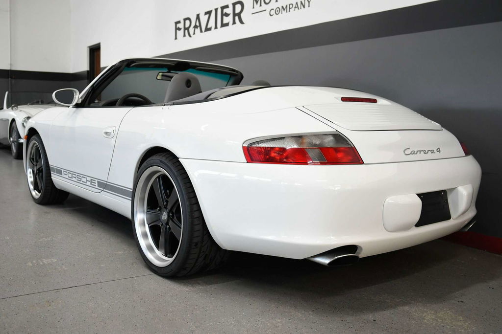 Porsche 996 Carrera 4