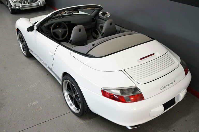 Porsche 996 Carrera 4