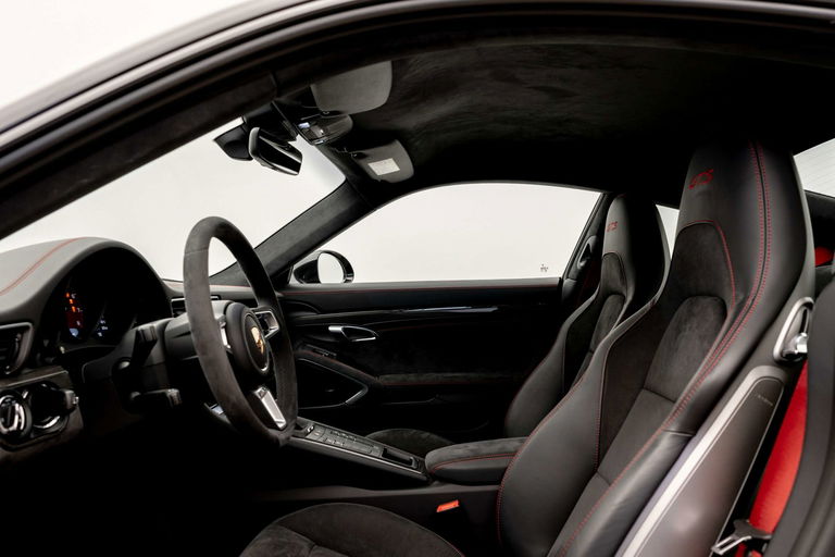 Porsche 991.2 Carrera GTS