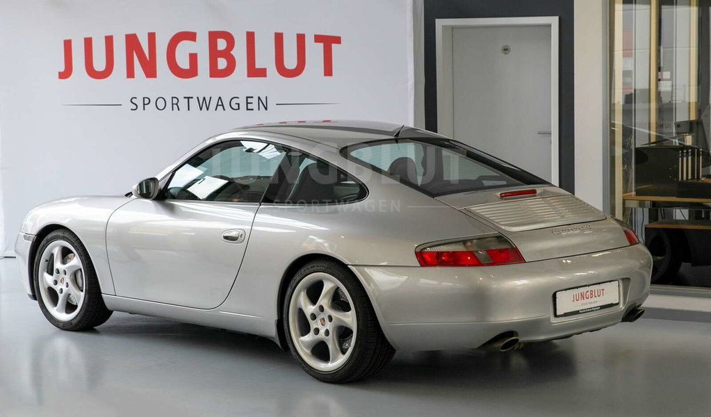 Porsche 996 Carrera 4