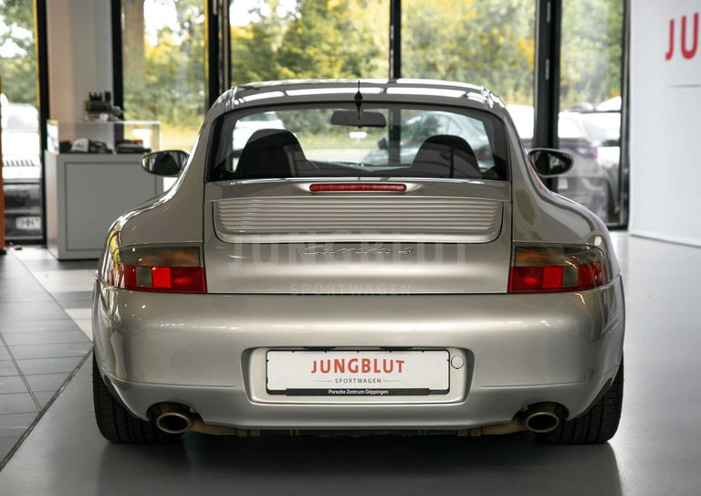 Porsche 996 Carrera 4