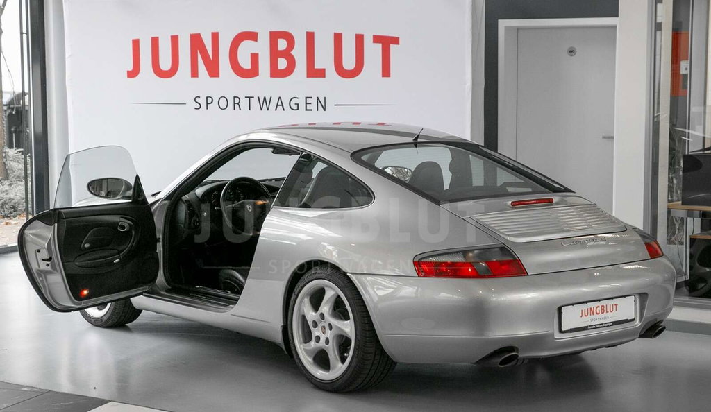 Porsche 996 Carrera 4