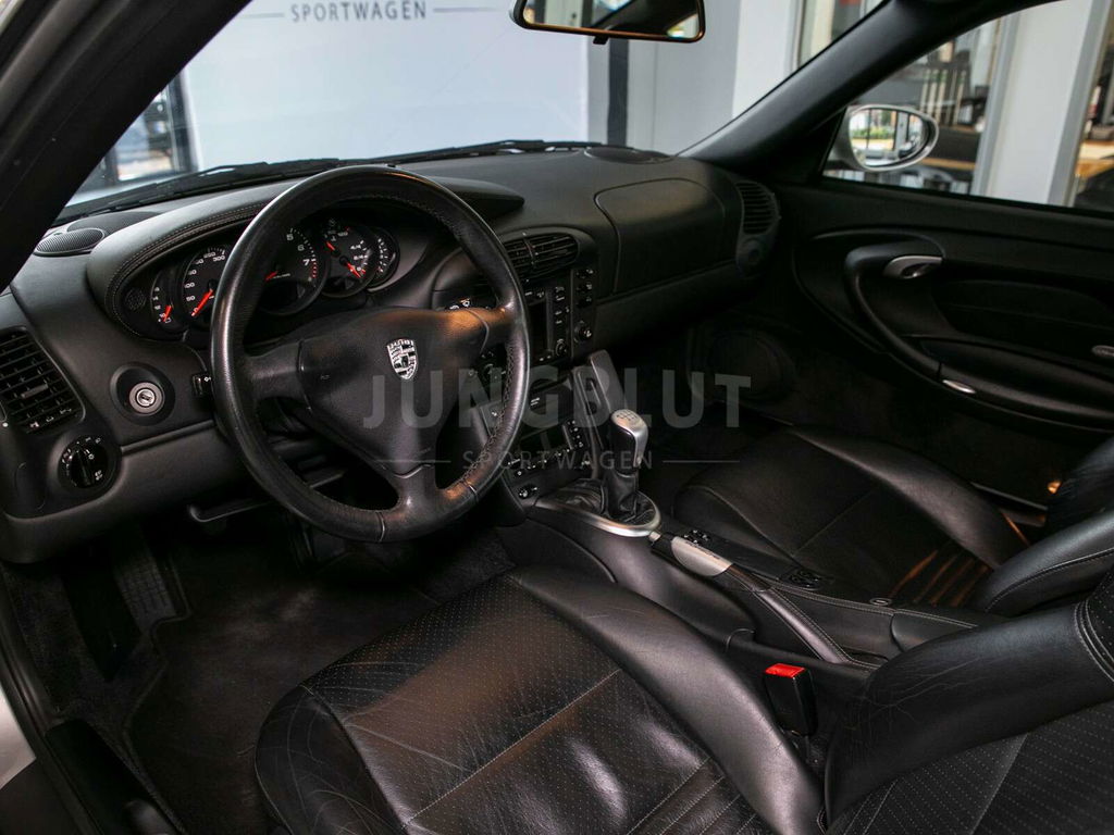 Porsche 996 Carrera 4