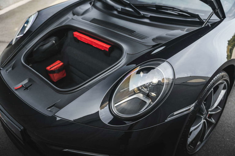 Porsche 992 Carrera 4S